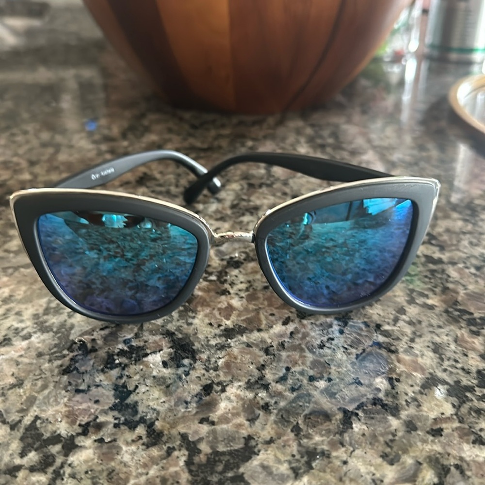 Quay My Girl Sunglasses